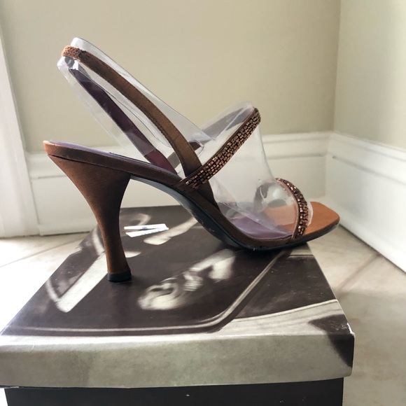 Nina Vovan sling back heels - Picture 2 of 5